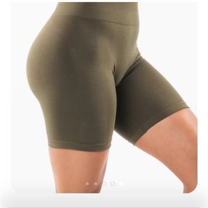 Alphalete Oak Biker Shorts (Amplify 6.5in)